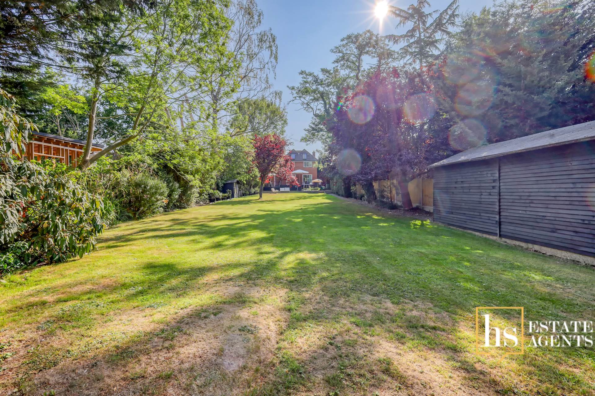 Hillside Walk, Brentwood, Image 31