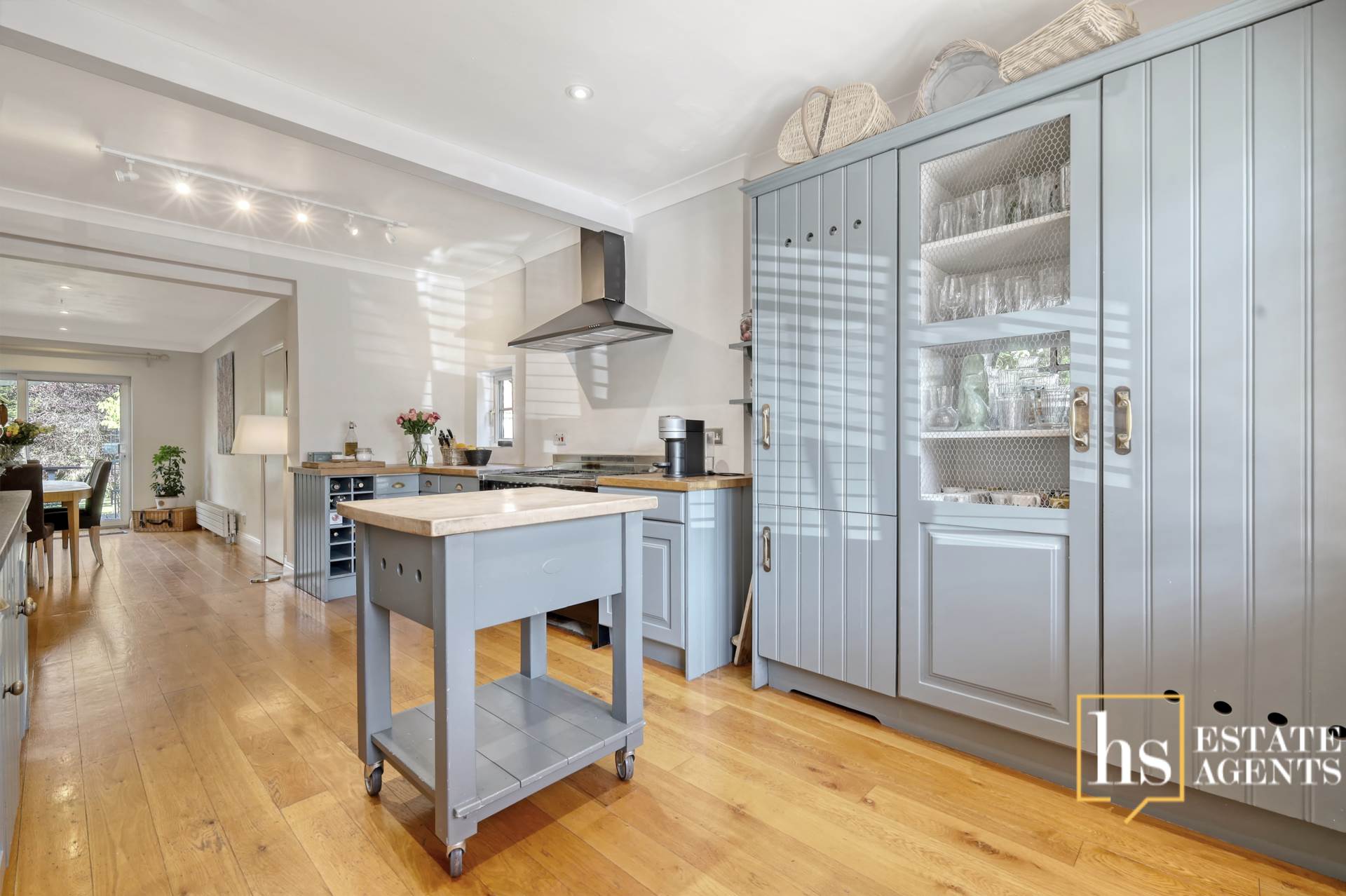 Hillside Walk, Brentwood, Image 4