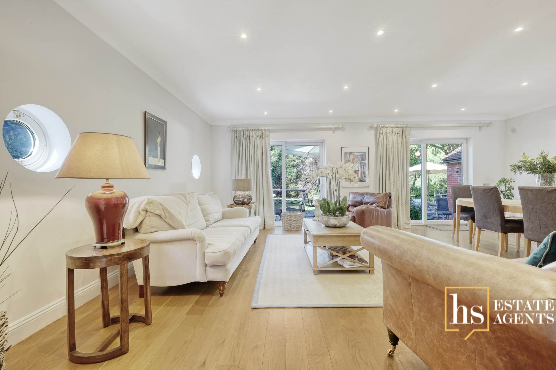 Hillside Walk, Brentwood, Image 9