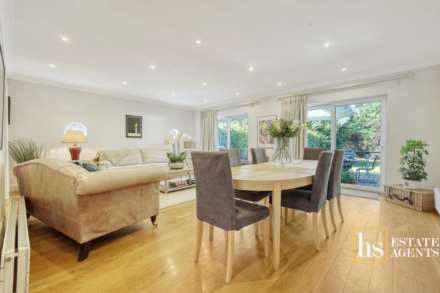 Hillside Walk, Brentwood, Image 12