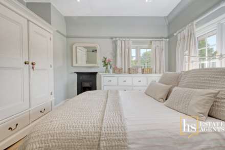 Hillside Walk, Brentwood, Image 20