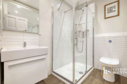 Hillside Walk, Brentwood, Image 26