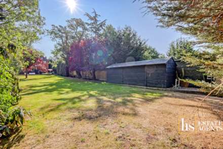 Hillside Walk, Brentwood, Image 32