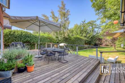 Hillside Walk, Brentwood, Image 33