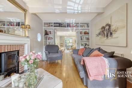 Hillside Walk, Brentwood, Image 8