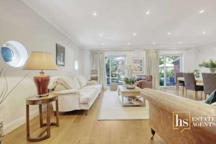 Hillside Walk, Brentwood, Image 9