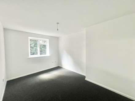Latimer Drive, Hornchurch, Image 6