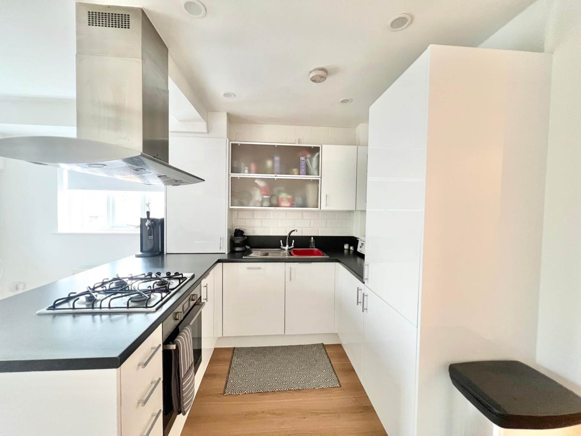 Chatham Way, Brentwood, Image 10