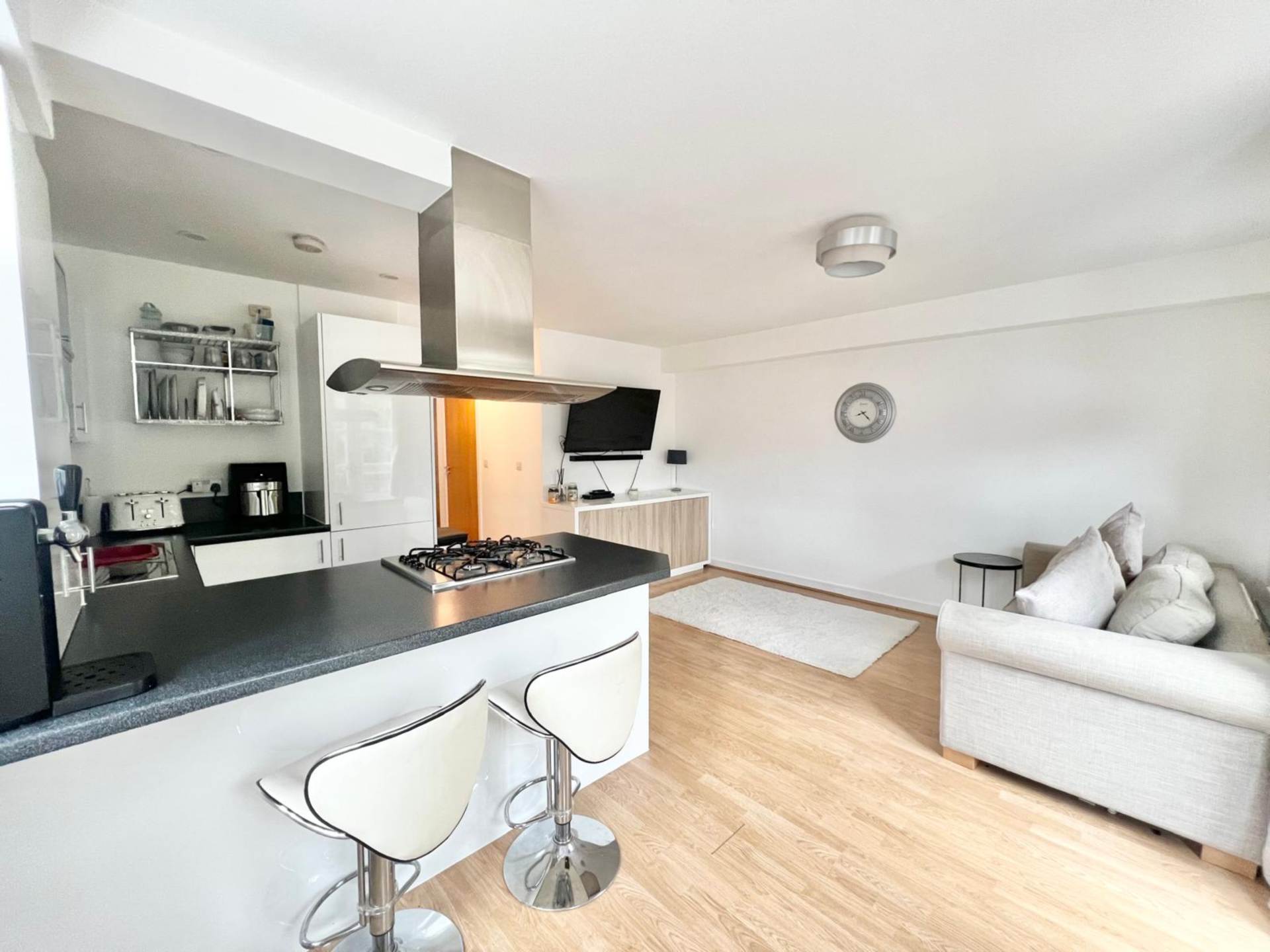 Chatham Way, Brentwood, Image 11