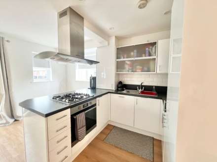 Chatham Way, Brentwood, Image 9