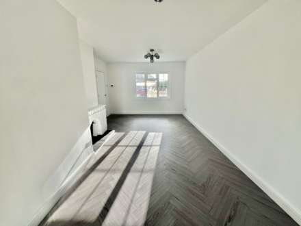 Saxon Close, Brentwood, Image 4