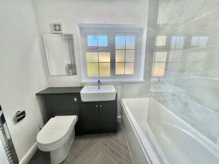 Saxon Close, Brentwood, Image 8