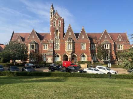 3 Bedroom Flat, The Galleries, Brentwood