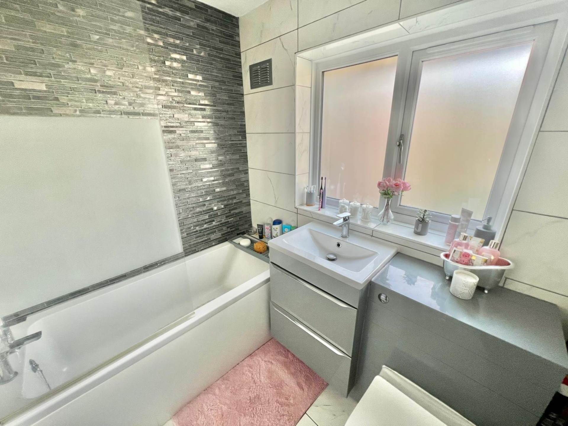 Thrift Green, Brentwood, Image 9