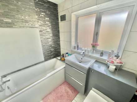 Thrift Green, Brentwood, Image 9