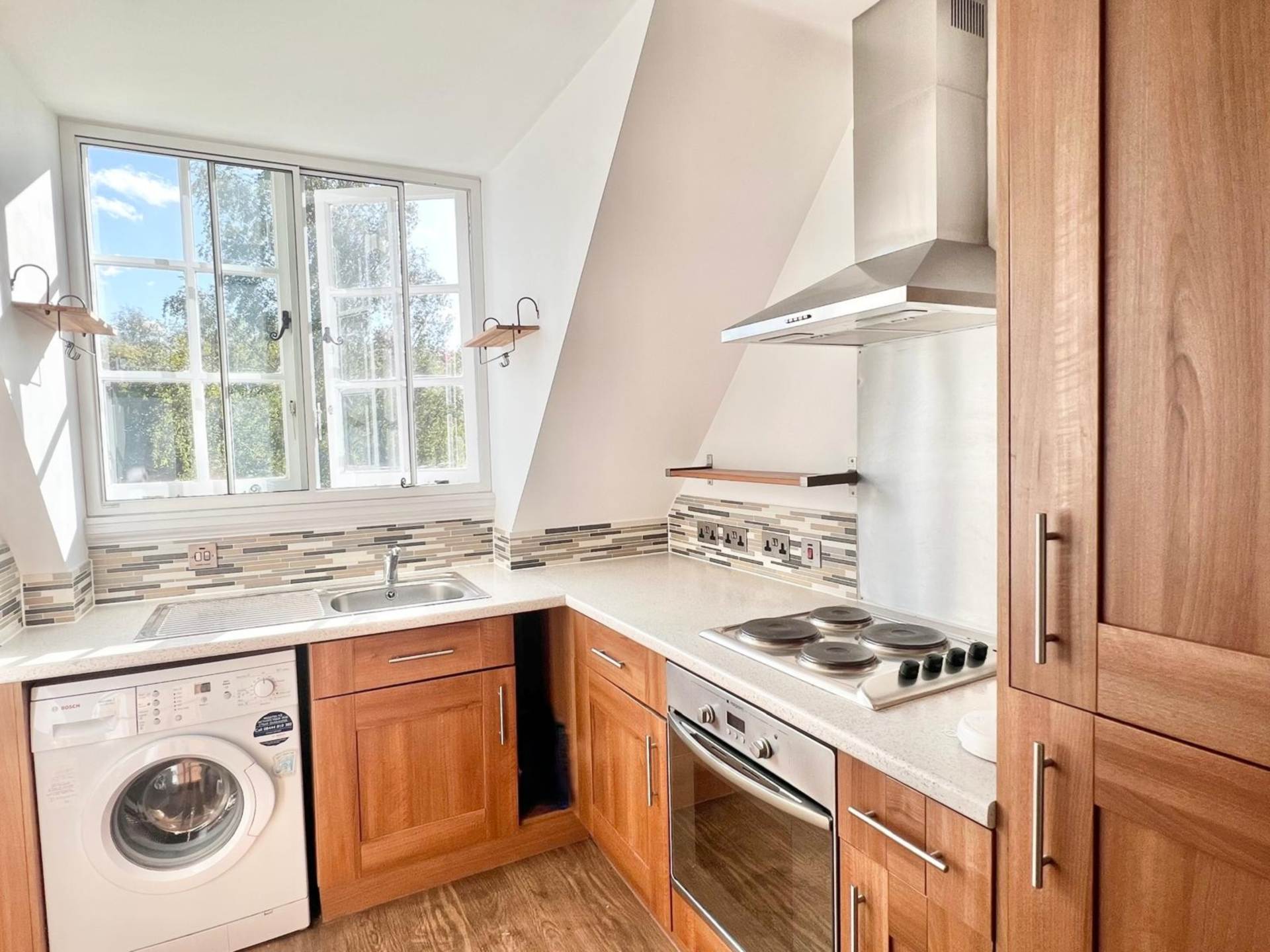 Merrymead House, Brentwood - 6 MONTH LET, Image 4