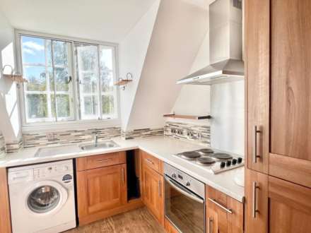 Merrymead House, Brentwood - 6 MONTH LET, Image 4