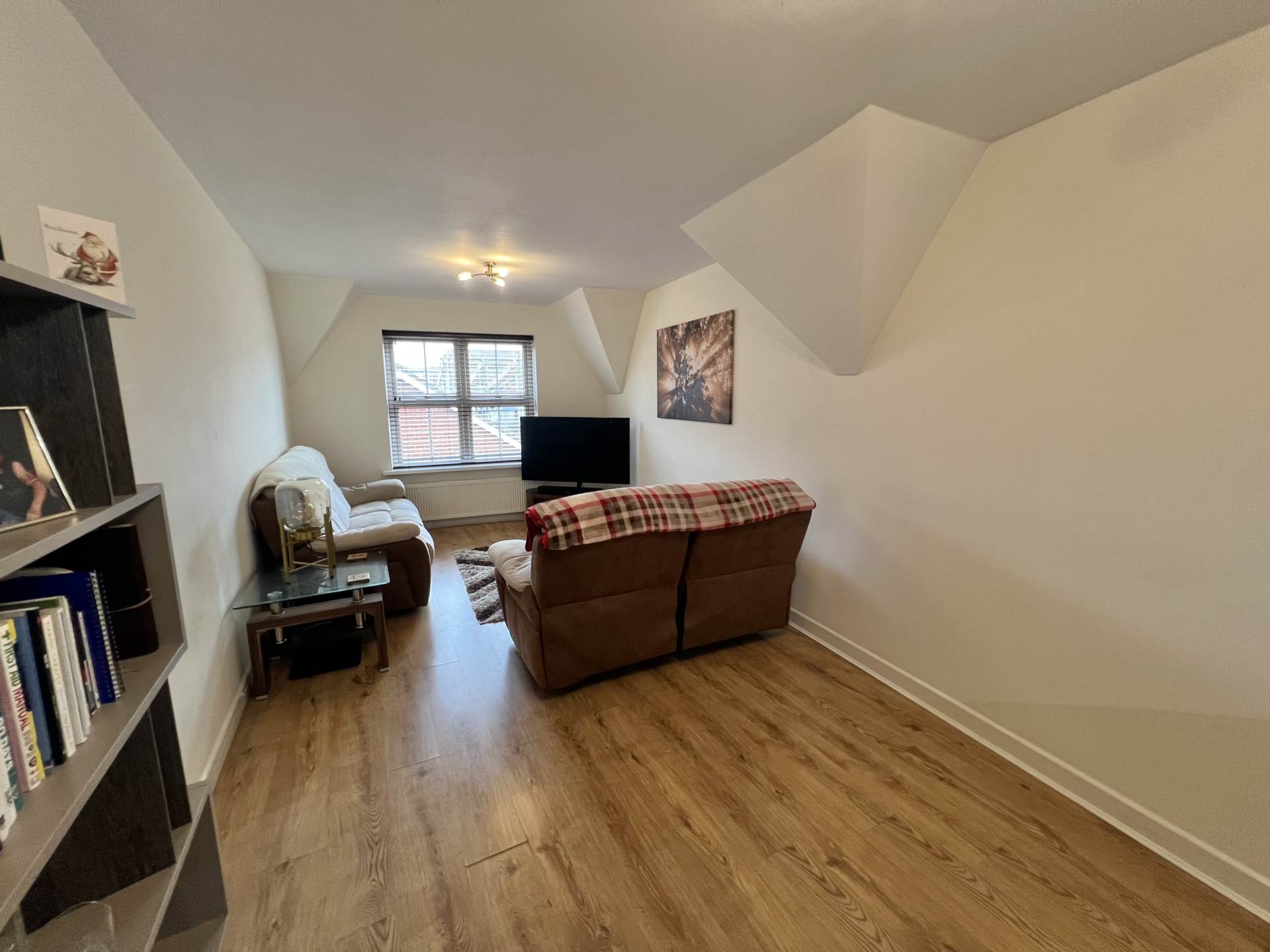 Western Gardens, Brentwood, Image 4