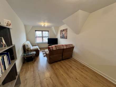 Western Gardens, Brentwood, Image 4