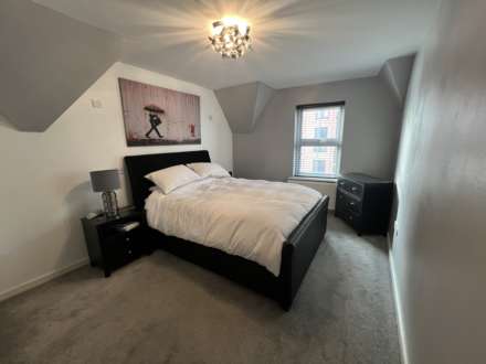 Western Gardens, Brentwood, Image 7