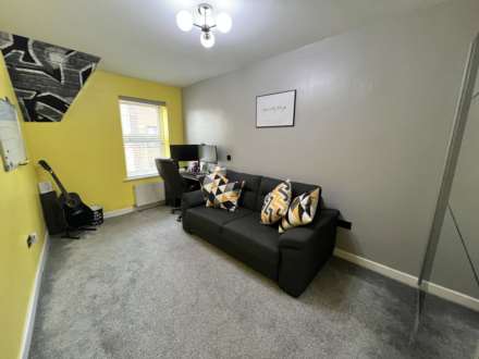 Western Gardens, Brentwood, Image 8