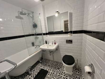 Western Gardens, Brentwood, Image 9