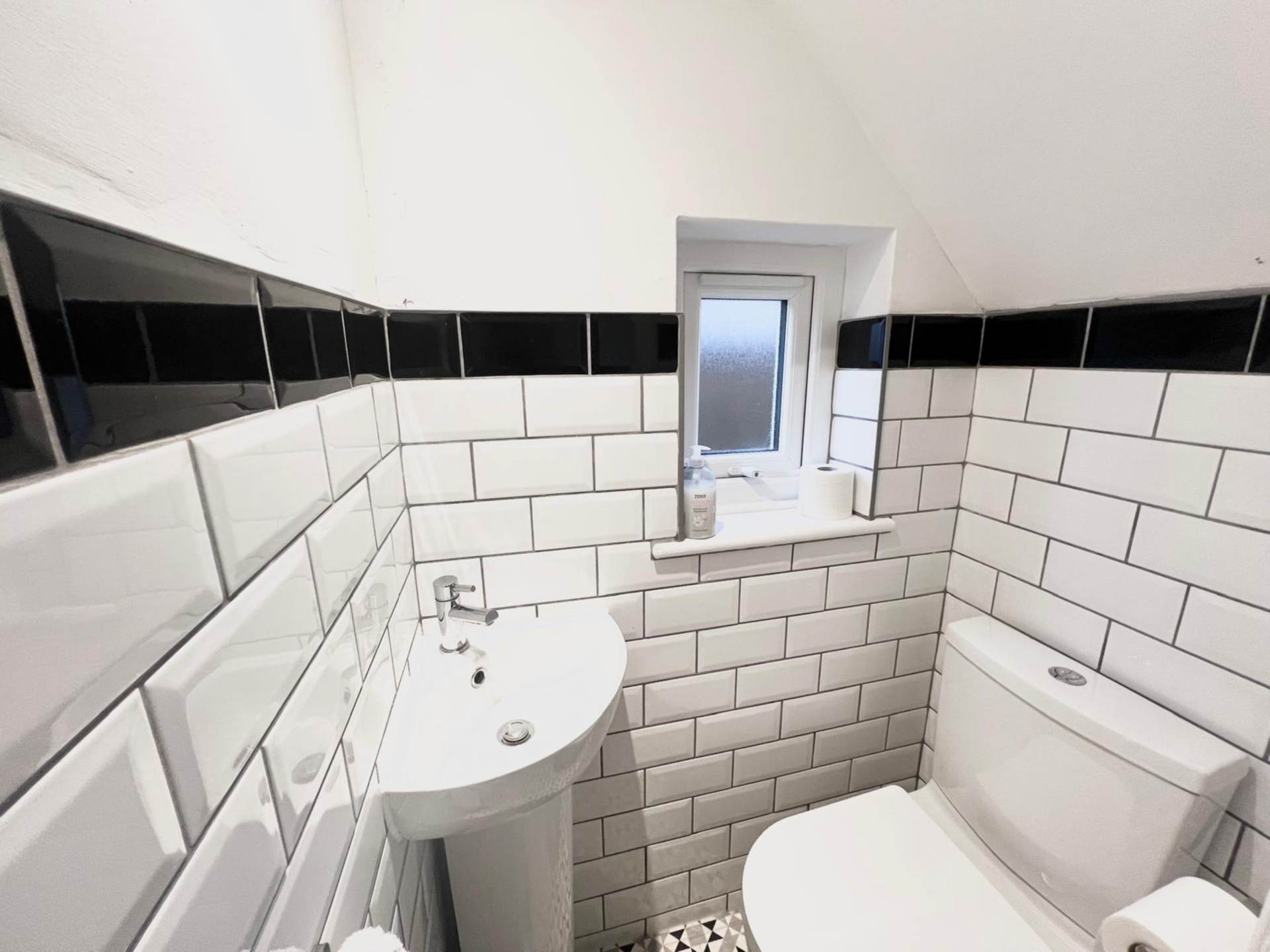 Westwood Avenue, Brentwood, Image 10