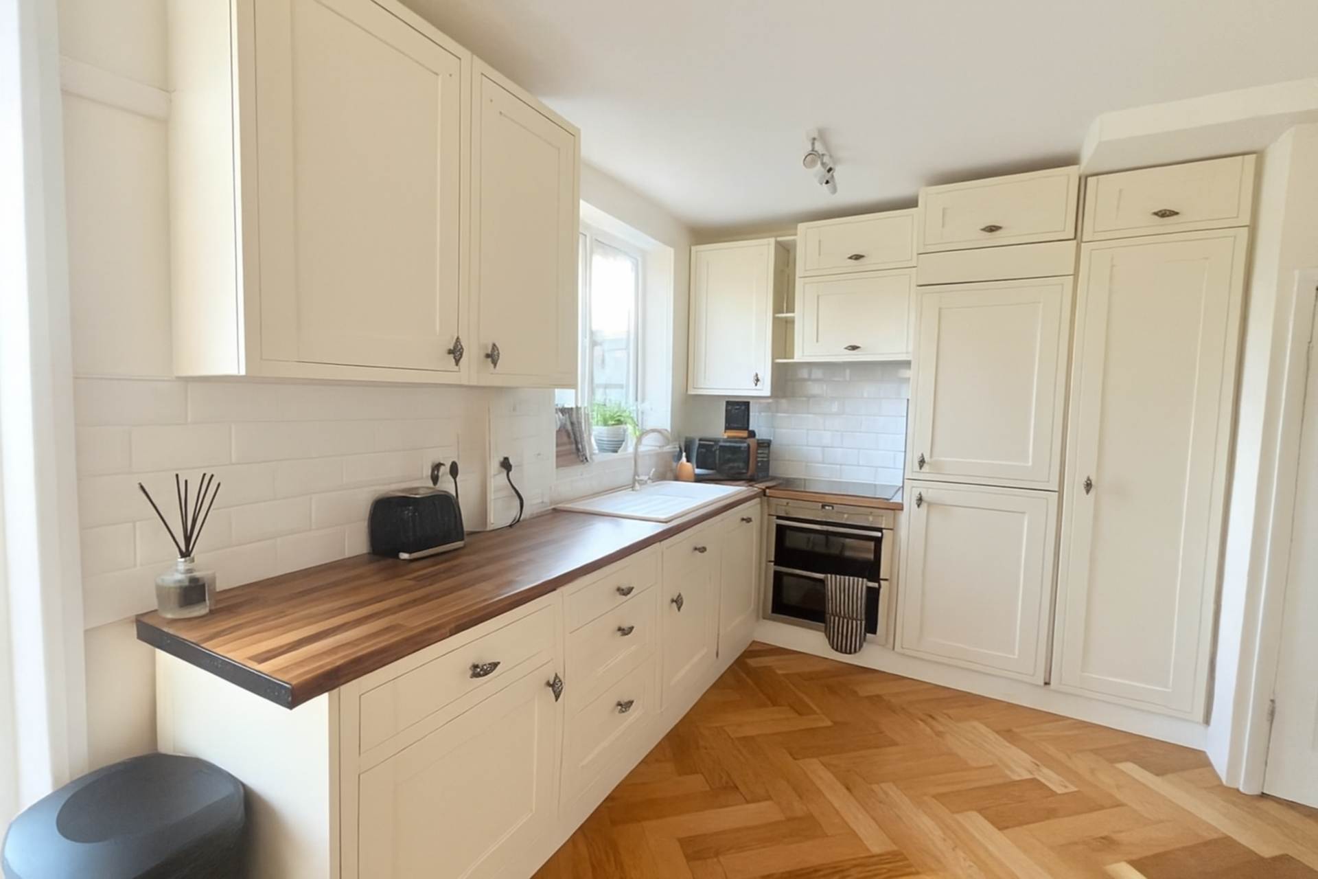 Westwood Avenue, Brentwood, Image 7