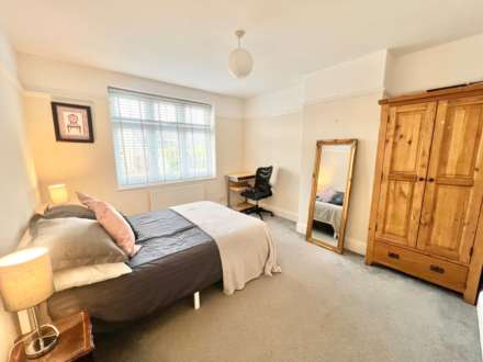 Westwood Avenue, Brentwood, Image 11