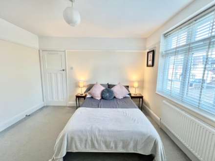 Westwood Avenue, Brentwood, Image 12