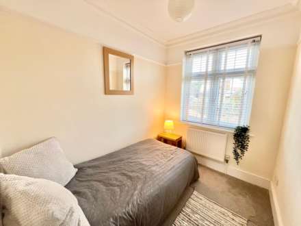 Westwood Avenue, Brentwood, Image 14