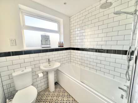 Westwood Avenue, Brentwood, Image 16