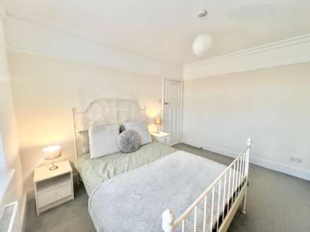 Westwood Avenue, Brentwood, Image 19