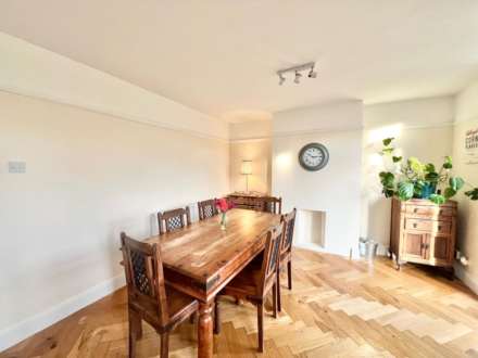 Westwood Avenue, Brentwood, Image 8