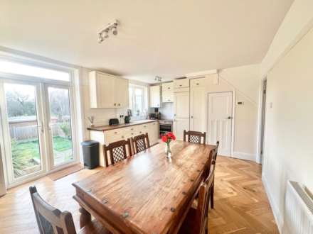 Westwood Avenue, Brentwood, Image 9