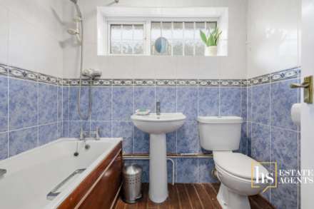 Cornsland, Brentwood, Image 18