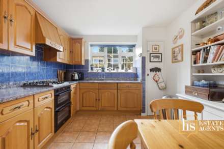 Cornsland, Brentwood, Image 3