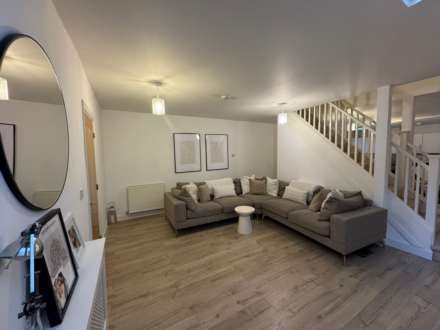 Kensington Way, Brentwood, Image 2