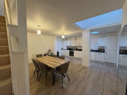 Kensington Way, Brentwood, Image 3