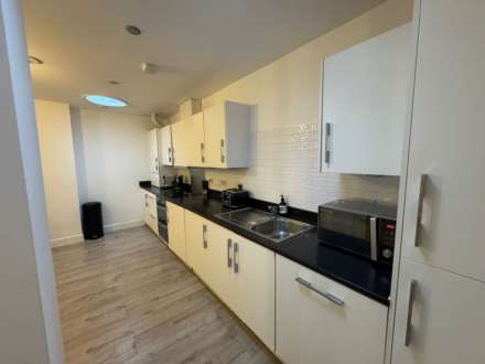 Kensington Way, Brentwood, Image 4