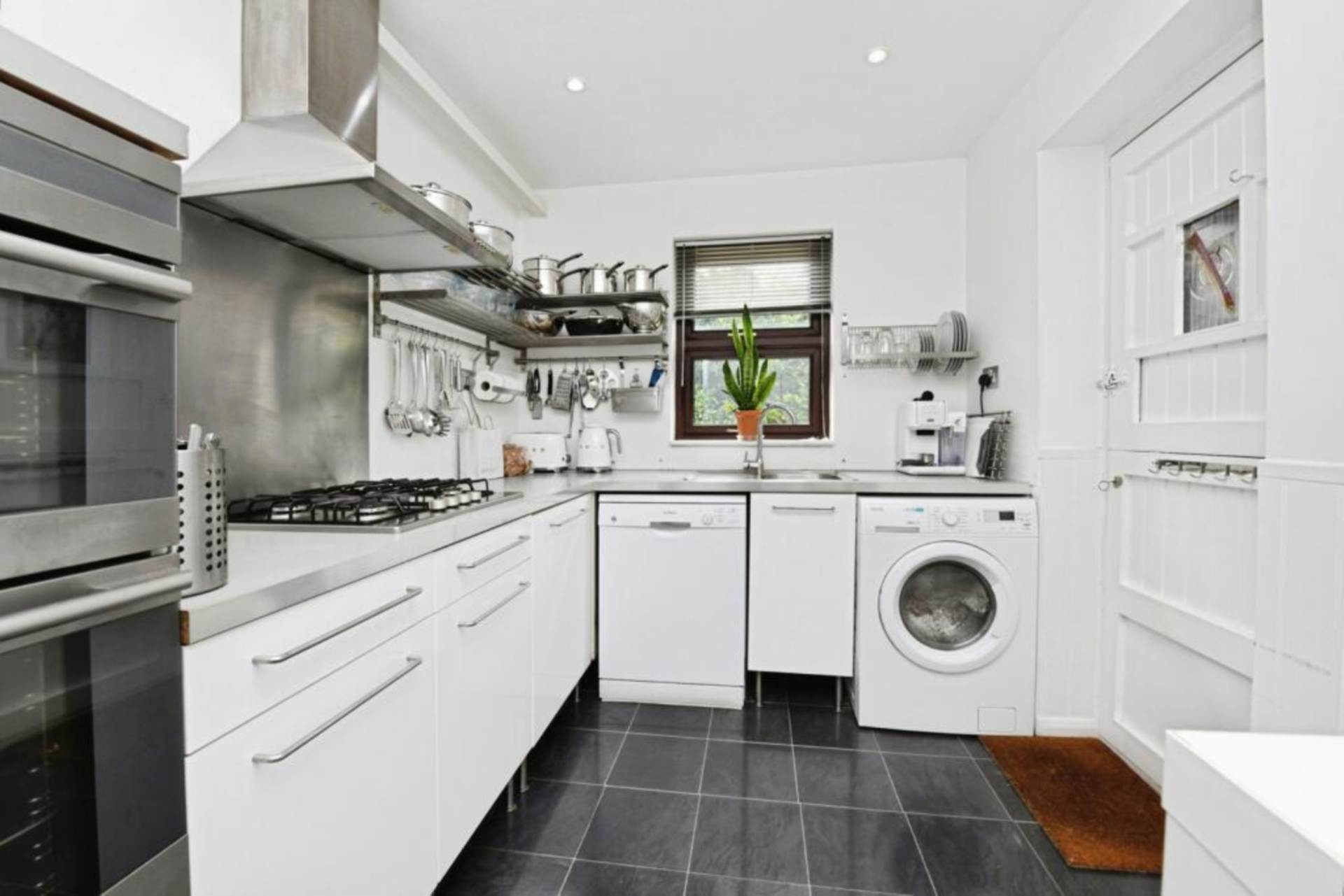 Brentwood Place, Brentwood, Image 2