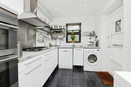 Brentwood Place, Brentwood, Image 2