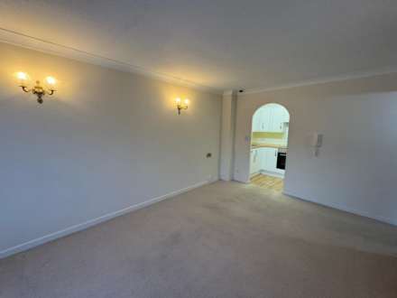 Sawyers Hall Lane, Brentwood, Image 3