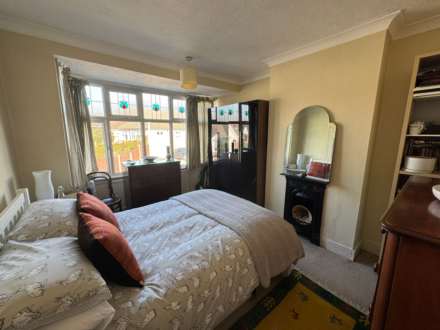 Westwood Avenue, Brentwood, Image 5