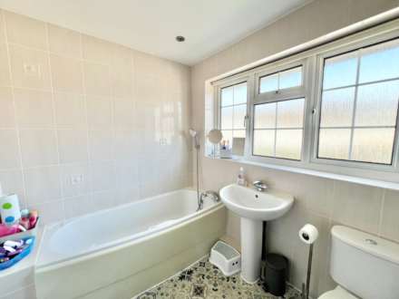 Warley Mount, Brentwood, Image 16