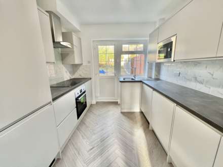 Saxon Close, Brentwood, Image 2