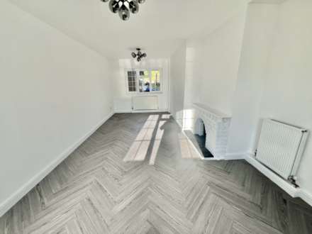 Saxon Close, Brentwood, Image 3