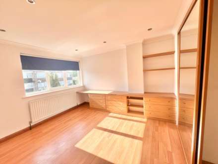 Pennyfields, Brentwood, Image 8