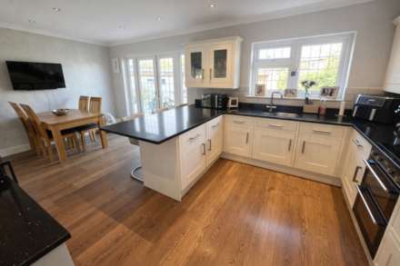 Highfield Crescent, Hornchurch, Image 2