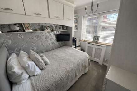 Highfield Crescent, Hornchurch, Image 7